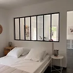 بيت للعطل Independant Avec Jardin Prive