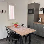Independant Avec Jardin Prive