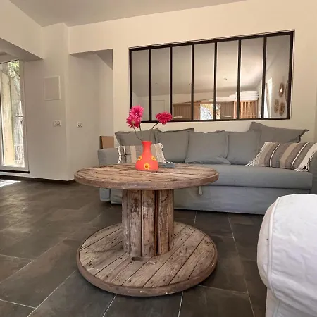 Maisonnette Independante Avec Jardin/patio Holiday home