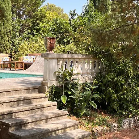 Maisonnette Independante Avec Jardin/patio *